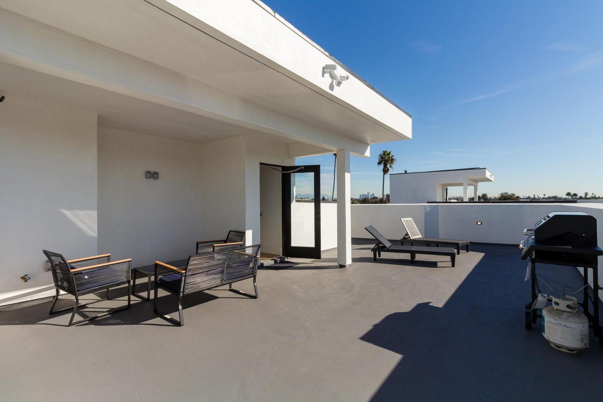 Brand New Modern 4 Bedroom House Pickfair Village Los Angeles Exterior photo