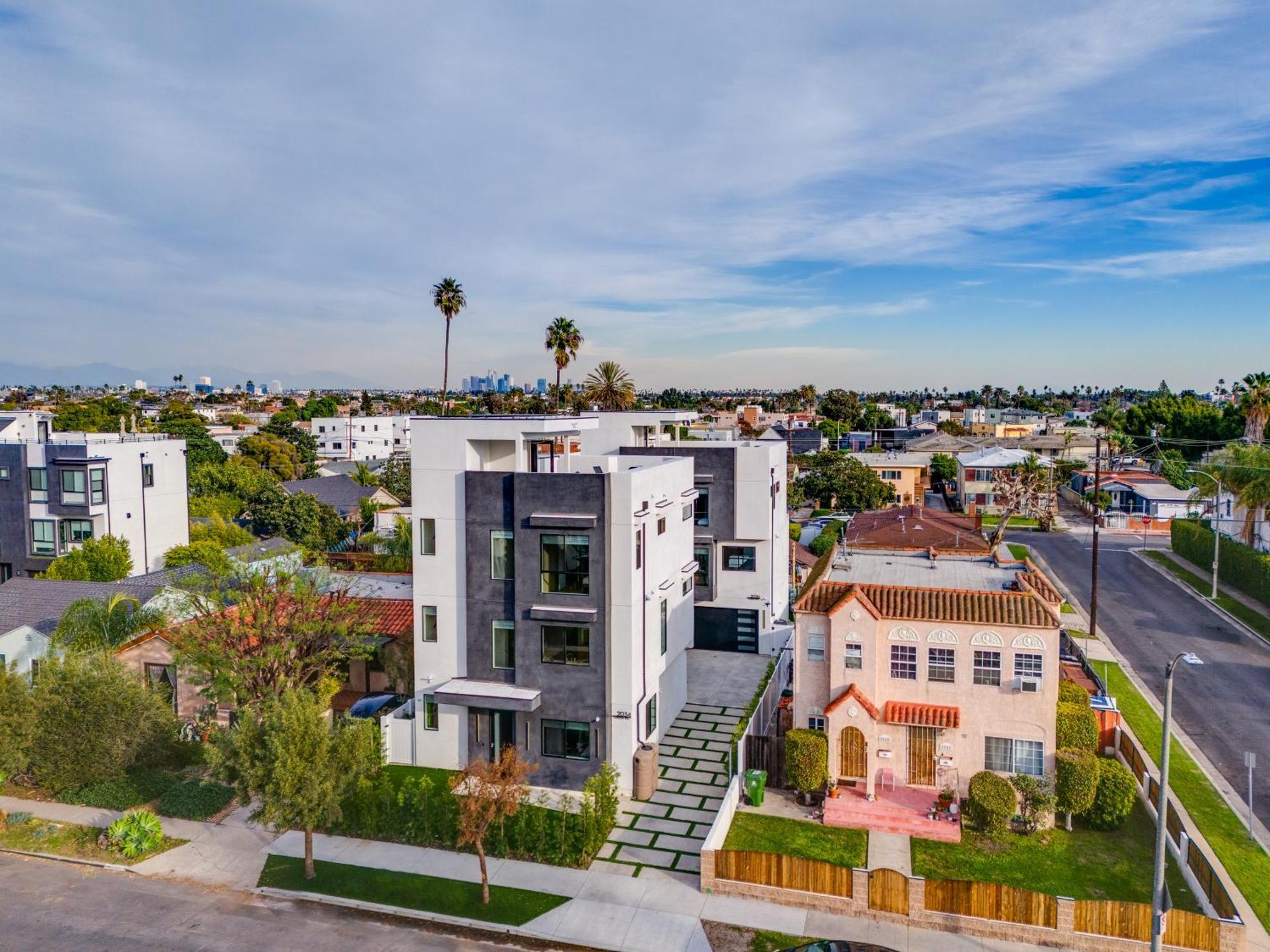 Brand New Modern 4 Bedroom House Pickfair Village Los Angeles Exterior photo